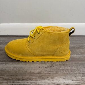 UGG Neumel Suede Sheepskin Chukka Yellow Ankle Men’s Boots-size 9 *NEW w/o box*
